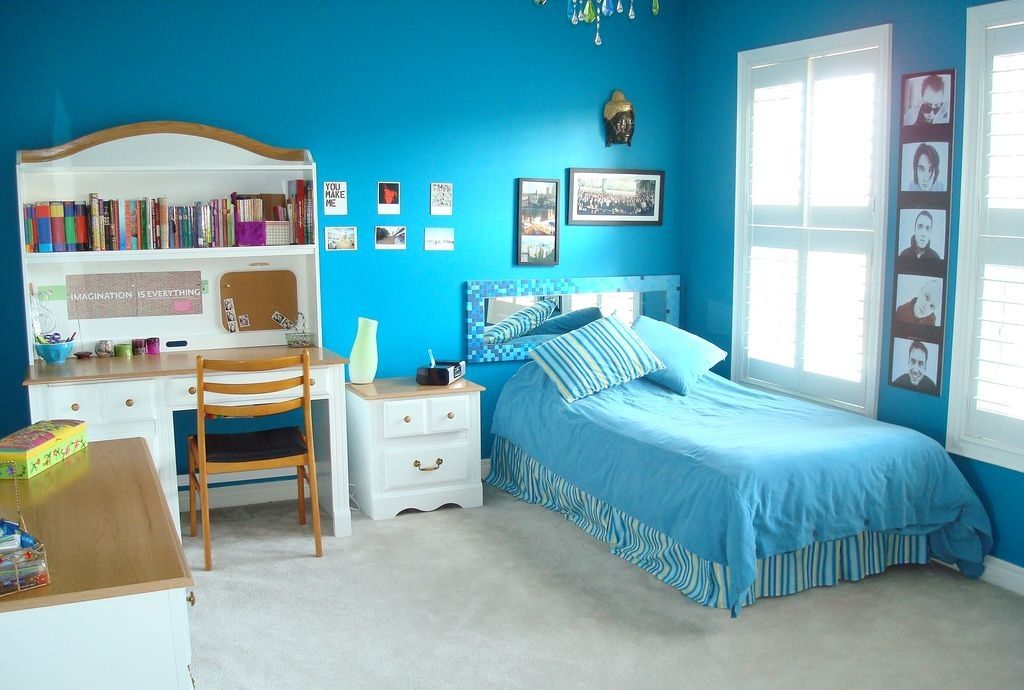 Dormitorio de niña en azul